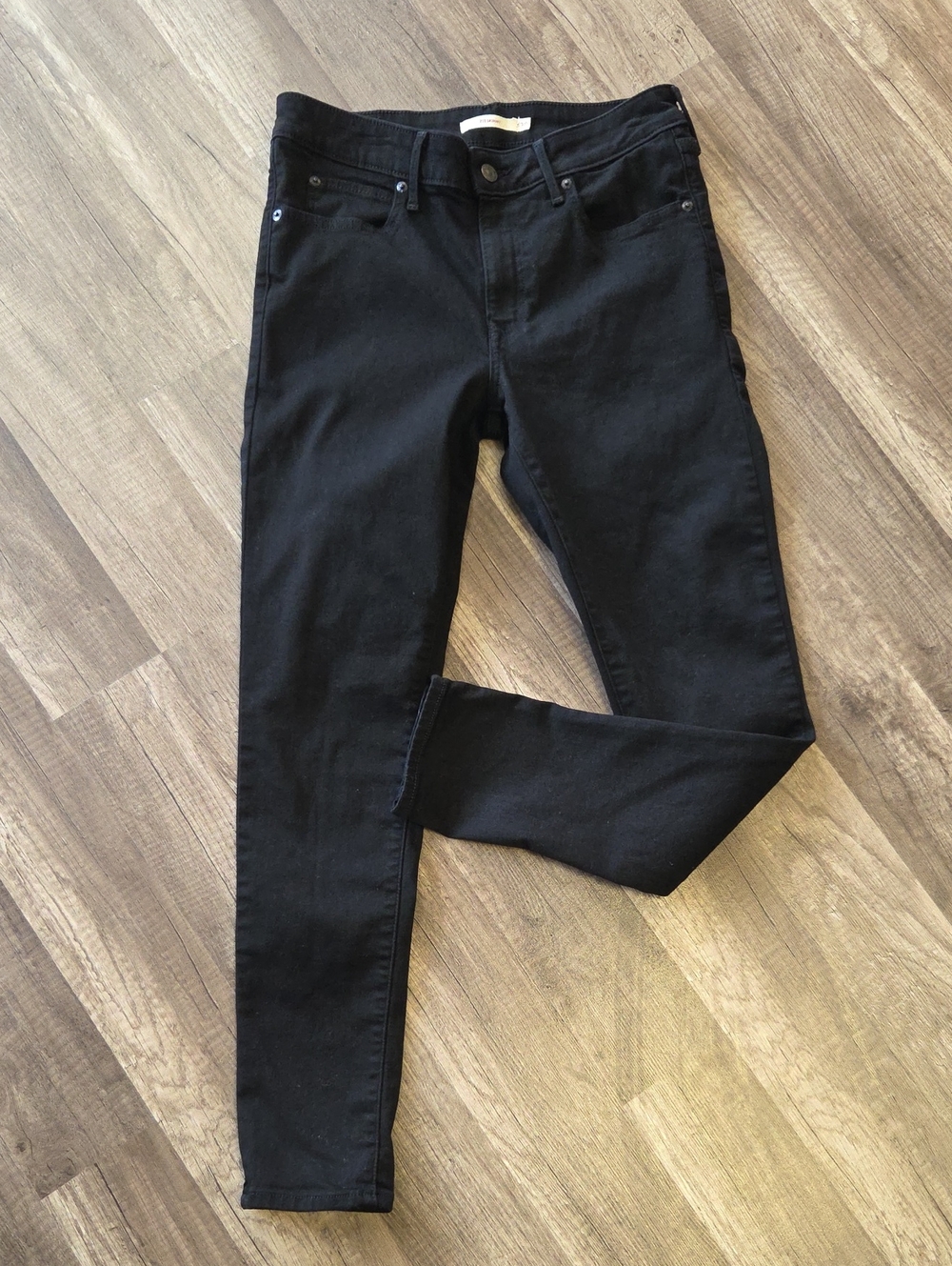 Levi's Women's Black Skinny Jeans - Stretch Denim